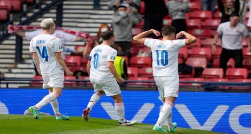 شوارع لايبزيج تكتسي بجماهير التشيك .. قبل مواجهة البرتغال في يورو 2024 (فيديو)